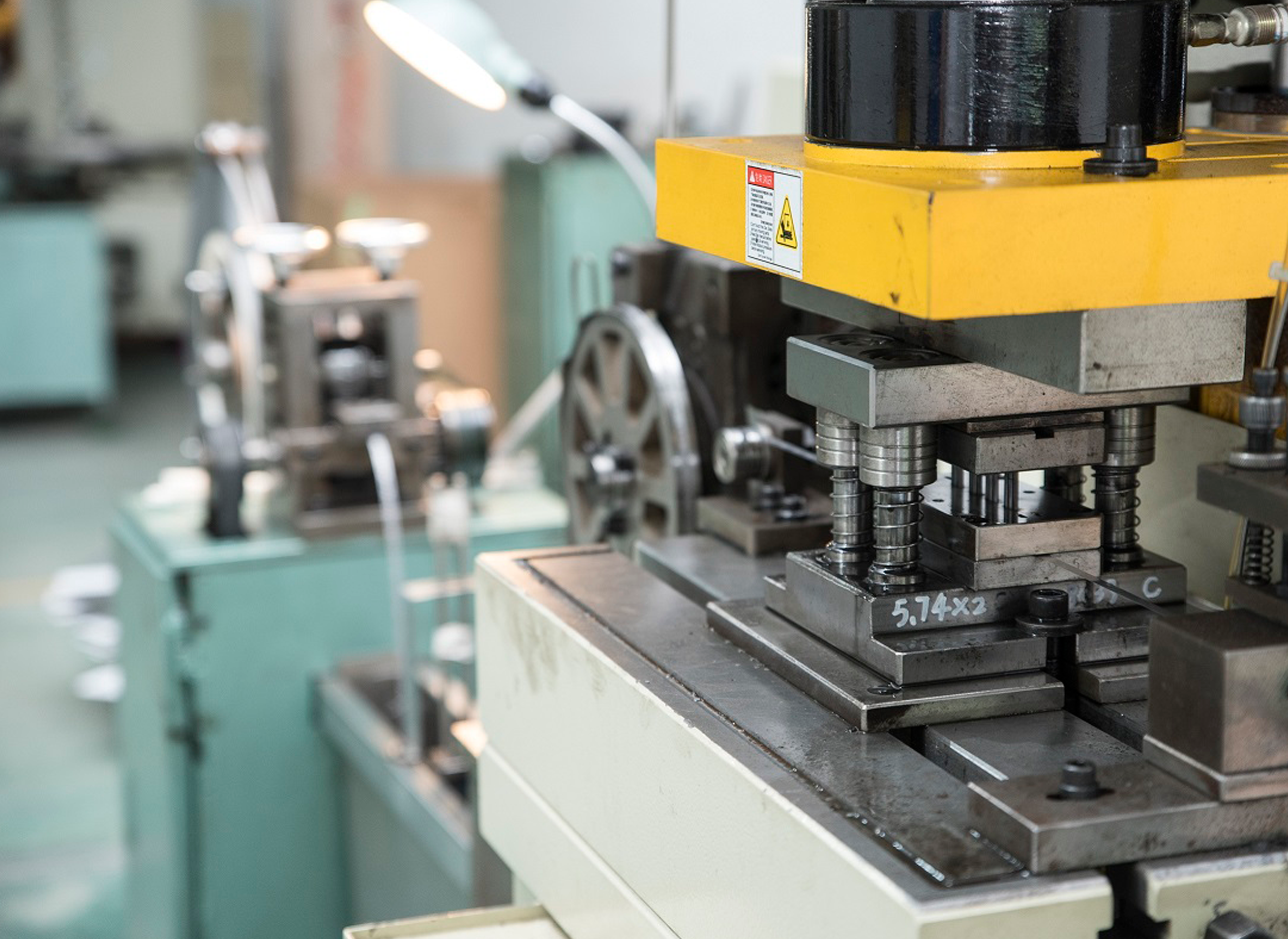 6. 10 sets Pouching blade machine